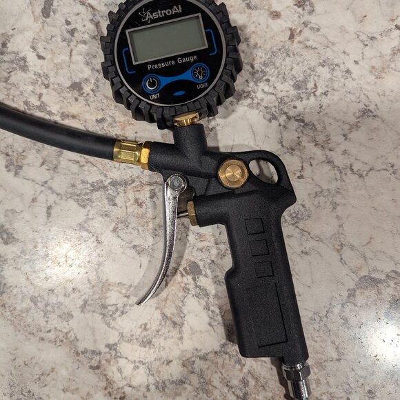 AstroAi 250 PSI Tire Inflator Gauge - Picture 3 of 3